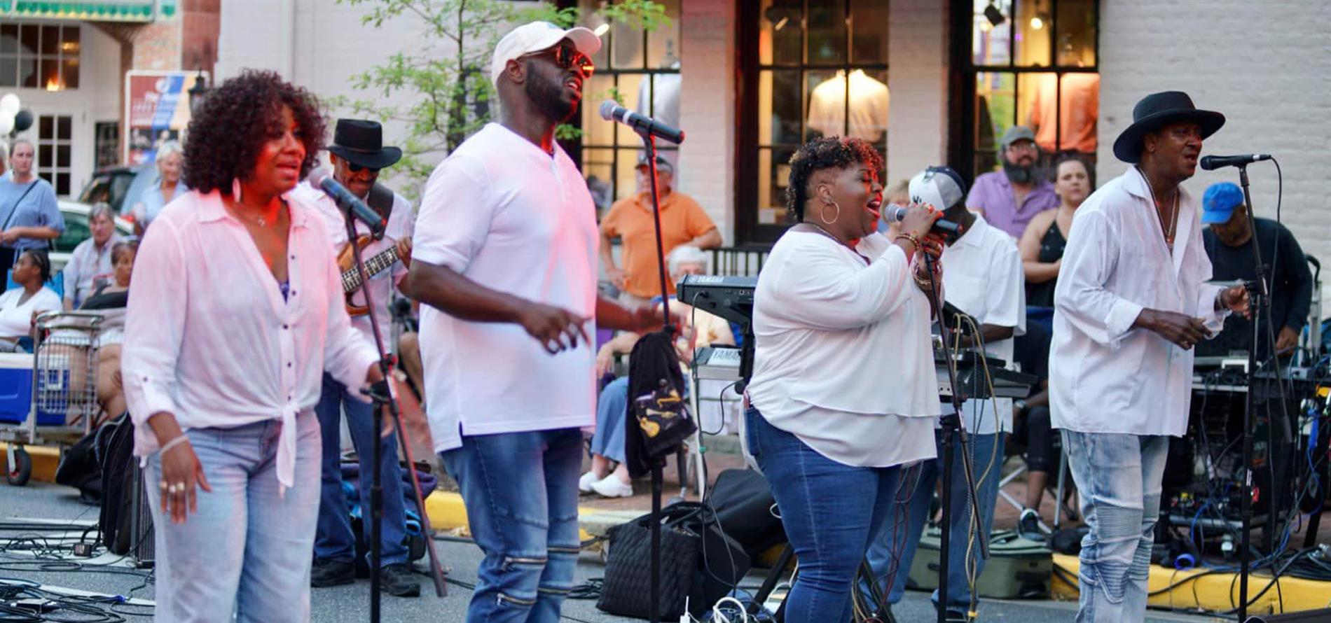 Outdoor Concert Series: Motown & More