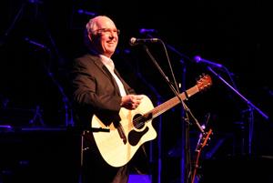 Clive Gregson (Solo Farewell Tour)