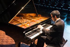 Summer Serenade – Gamal Khamis & Alex Gonzales