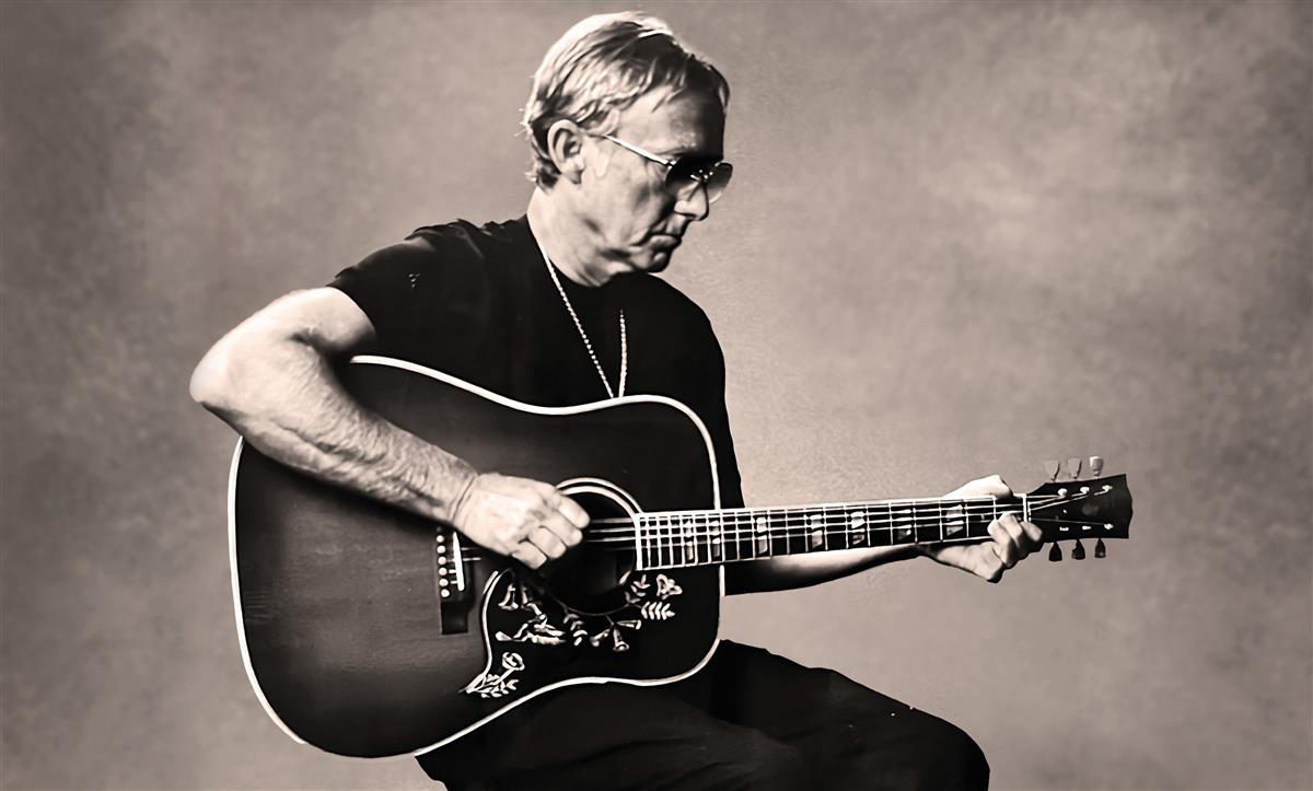 Poster image for Travellers Tunes - An Evening with Steve Cradock