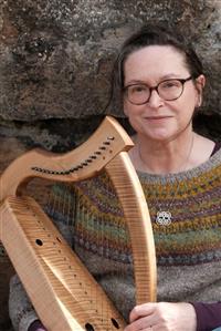 Karen Marshalsay: Eadarainn a' Chruit : Between Us the Harp
